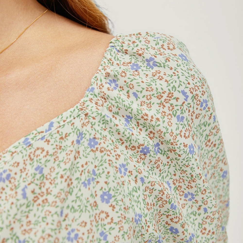 BloomChic Ditsy Floral Puff Sleeve Ruched Drawstring Blouse - Picture 7 of 12
